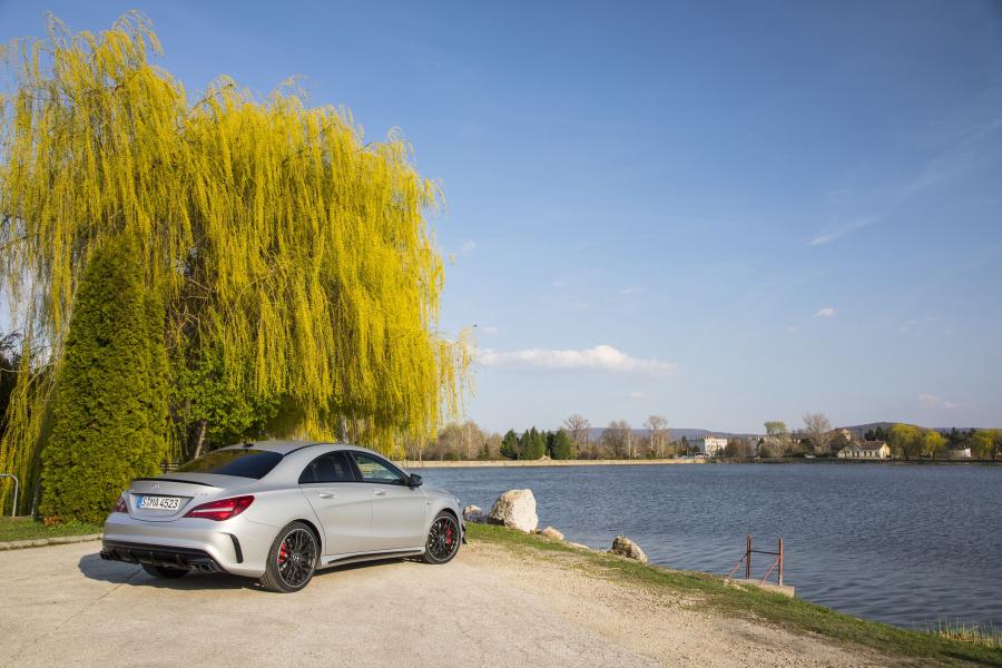  Mercedes-AMG CLA45 4Matic 2016 года  (фото 11 из 40)